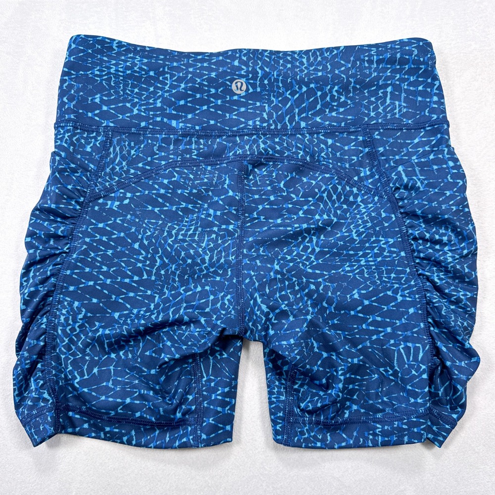 LULULEMON Women's 6 Samba Snake‎ Blue Abstract Print Ruched Speed Track Short